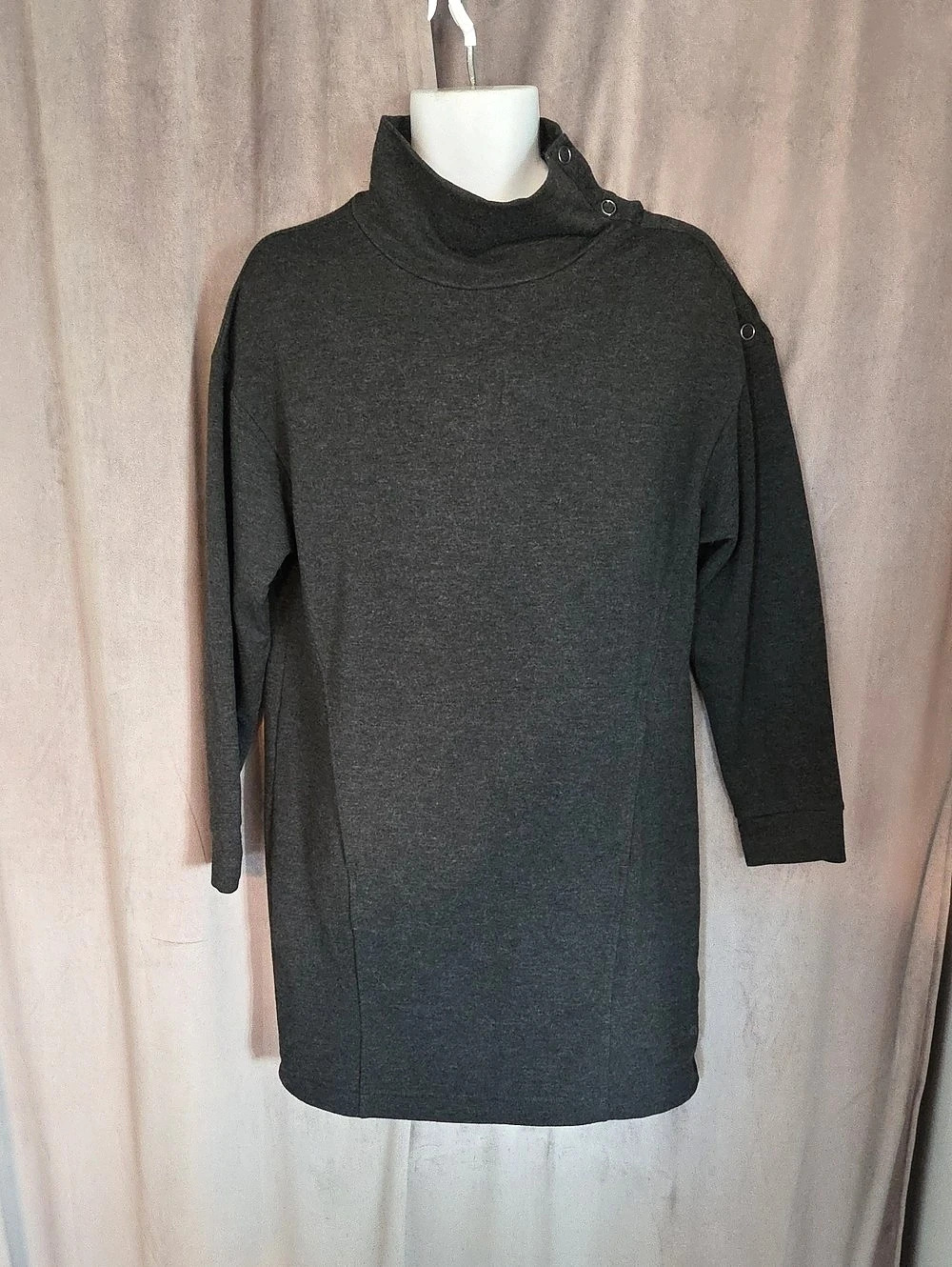 Hyba Cowl Neck Tunic Sweater in Gray Size Large